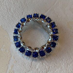 Vintage Jerry’s Royal Blue Rhinestone Circle Wreath Silver Tone Brooch